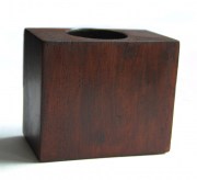 2023 urn waxinelicht donker hout 800